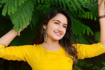 இந்த விஜய் டிவி பிரபலத்தை காதலிக்கிறாரா சீரியல் நடிகை ரவீனா- புகைப்படத்தால் ரசிகர்கள் சலசலப்பு