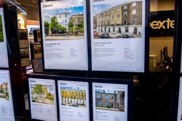 பிரித்தானியாவில் 2026இல் வீடுகள் விலை அதிகரிக்கும்: நிதி நிறுவனம் கணிப்பு | Uk House Prices Tipped To Rise By Up To 4 In 2026