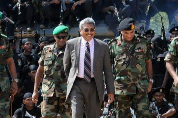 வெள்ளைக் கொடியில் பதிந்த சிவப்பு நிற இரத்த சுவடுகள்! | Fonseka Statement Sparked Accusations White Flag