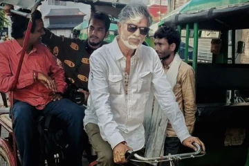 ரிக்ஷா ஓட்டும் தளபதி விஜயின் தந்தை! காட்டுத் தீயாய் பரவி வரும் புகைப்படம்