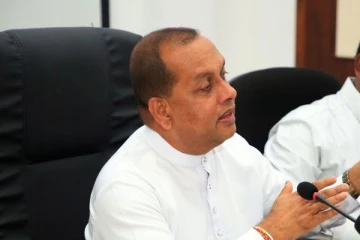 கிழக்கில் அரசியல்வாதிகளின் தலையீட்டில் அள்ளப்படும் மணல் - ஒத்துக்கொண்டார் மகிந்த