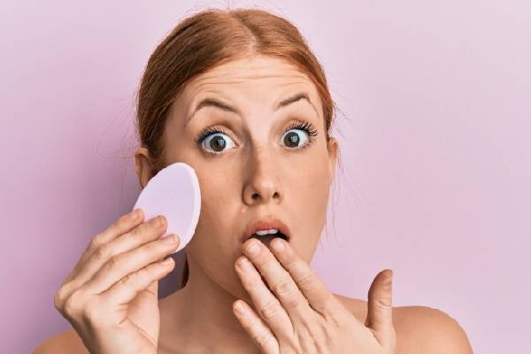 சருமப் பராமரிப்பில் இந்த தவறுகளை மட்டும் செய்யாதீங்க! | Skincare Mistakes You Must Avoid