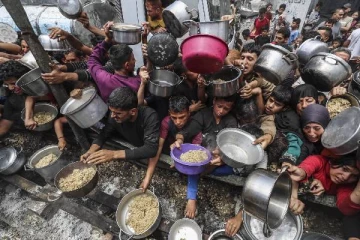 பட்டினிச்சாவின் விளிம்பில் 300 மில்லியன் மக்கள்: அதிரவைக்கும் தகவல்