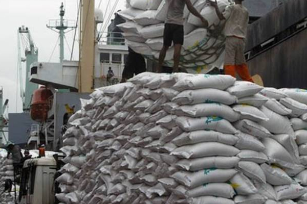 இலங்கைக்கு கடனுதவியை வாரி வழங்கும் வெளிநாடு ஒன்று! | India Provides Loans To Sri Lanka Rice Import