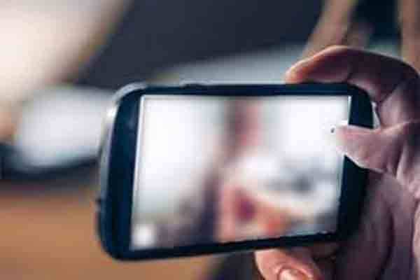 டிஜிட்டல் உலகில் புதிய அபாயம் ; பெண்களை மிரட்டி அந்தரங்க காணொளிகள் கோரிய இளைஞன் | Young Man Threatens Women And Demands Videos