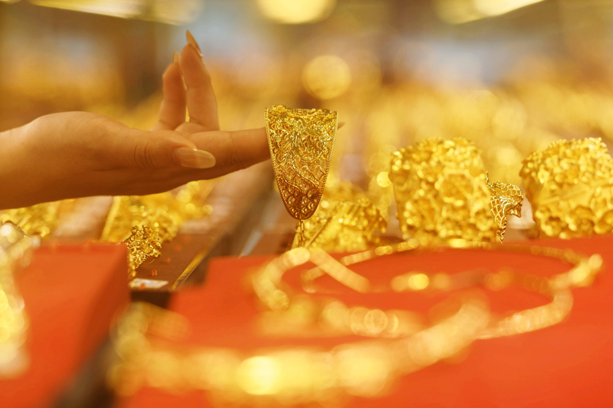 தொடர்ந்து குறைவடையும் தங்க விலை : வாங்கவுள்ளோருக்கு முக்கிய அறிவிப்பு | Gold Price Reduced In Sri Lanka And World Market