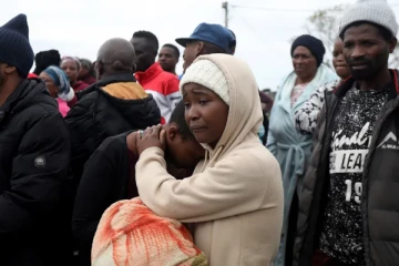 ஒரே குடும்பத்தைச் சேர்ந்த 10 பேர் சுட்டுக் கொலை! அதிர்ச்சியை ஏற்படுத்திய சம்பவம்