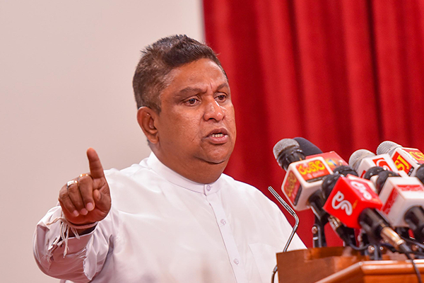 தான் இல்லாமல் யாருக்கும் ஆட்சியமைக்க முடியாது! சாமர சம்பத் ஆதங்கம் | Problem With Forming A Govt Opinion Of Chamara