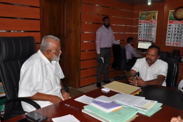 கருணா - டக்ளஸ் திடீர் சந்திப்பு