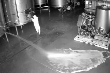 ரூ 22 கோடி மதிப்பிலான உயர் ரக மதுவை வீணடித்த மர்ம நபர்: ஐரோப்பிய நாடொன்றில் சம்பவம்