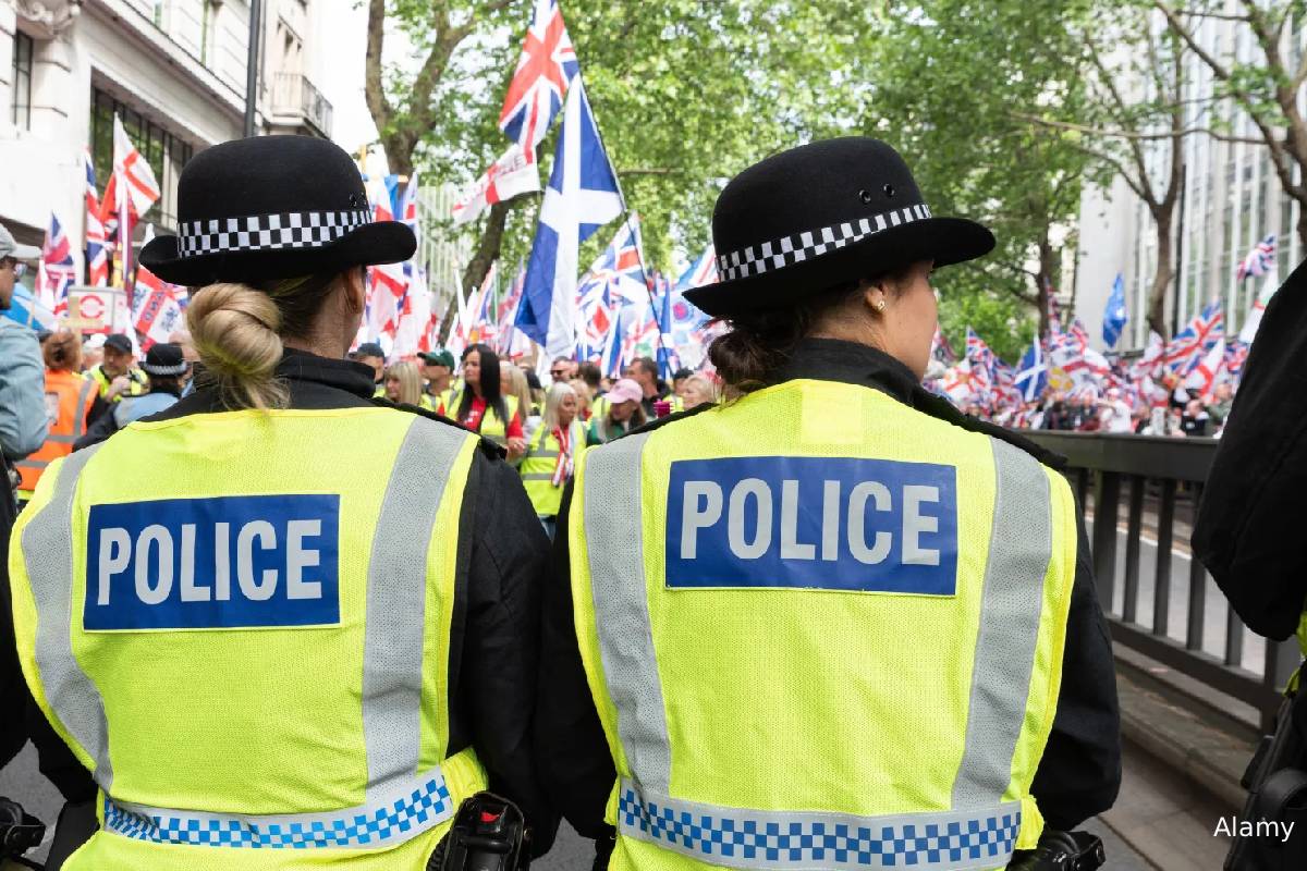 லண்டனில் ஆர்ப்பாட்டம்... ஆயிரக்கணக்கான பொலிஸார் குவிப்பு | London Protests Officers Deployed