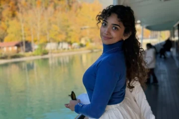 வெளிநாட்டில் நடிகை சான்வி மேக்னா.. லேட்டஸ்ட் போட்டோஷூட்