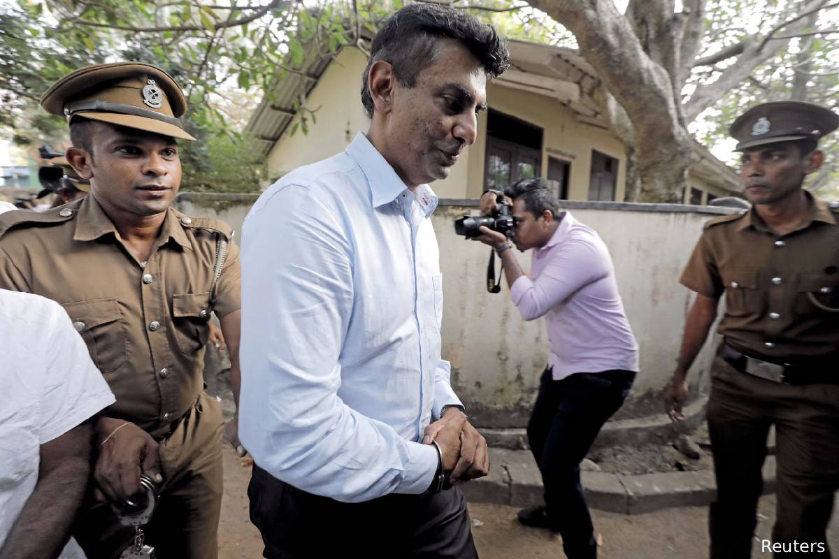 முன்னாள் இலங்கை கிரிக்கெட் வீரர் அரவிந்த டி சில்வாவை கைது செய்ய பிடியாணை | Arrest Warrant Issued Cricketer Aravinda De Silva முன்னாள் இலங்கை கிரிக்கெட் வீரர் அரவிந்த டி சில்வாவை கைது செய்ய பிடியாணை | Arrest Warrant Issued Cricketer Aravinda De Silva