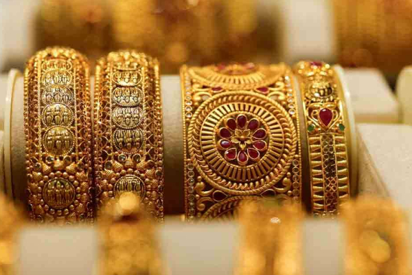 யாழில் வீடொன்றில் பல இலட்சம் நகைகள் கொள்ளை | Gold Jewellery Worth Stolen From Family In Jaffna
