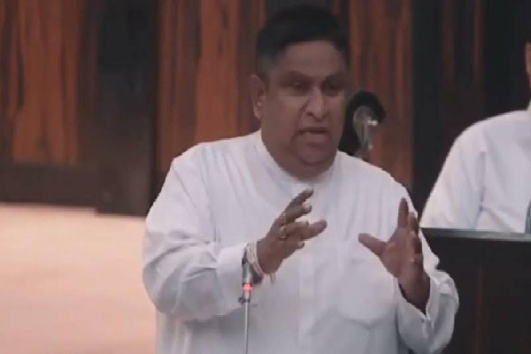 ஒவ்வொரு ஐந்து கிலோமீட்டருக்கும் கழிப்பறைகள்; சம்பத் தசநாயக்க | Toilets Every Five Kilometers Sampath Dassanayake