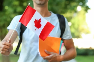 கனடிய பல்கலைக்கழகங்களில் கற்க ஆர்வம் காட்டும் அமெரிக்கர்கள்