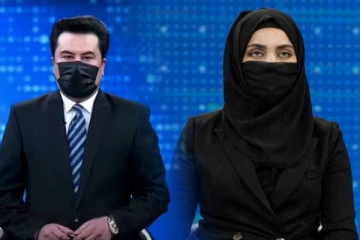 ஆப்கானில் முகத்தை மூடி  செய்தி வாசித்த ஆண்கள்! காரணம் என்ன தெரியுமா?