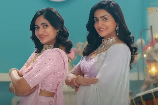 படவாய்ப்பு இல்லை... இலங்கை பெண் லொஸ்லியா இப்போ என்ன செய்கின்றார் தெரியுமா? | Sri Lanka Losliya Viral Photos