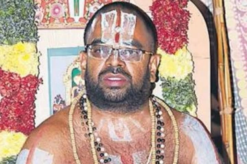 கிரிக்கெட் வீரர்கள், எம்.எல்.ஏக்களை தோளில் சுமக்கிறீர்கள்... அது மட்டும் நியாயமா? - ஸ்ரீவில்லிபுத்தூர் ஜீயர்