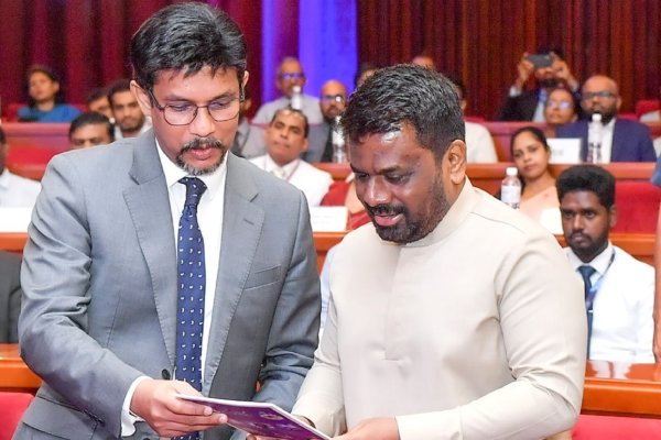 புறக்கணிக்கப்பட்ட சிங்களம் மற்றும் தமிழ் மொழிகள்.. சபையில் ஹர்ஷ டி சில்வா காட்டம்! | Sinhala Tamil Languages Ignored At Digital Economy