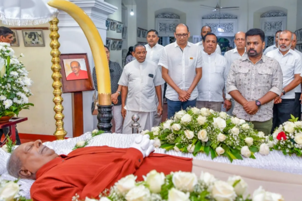 பேராசிரியர் திஸ்ஸ விதாரணவின் பூதவுடலுக்கு ஜனாதிபதி அனுர அஞ்சலி | President Anura Kumara Tribute Tissa Vitarana