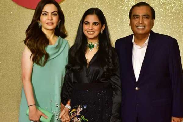 மகள் ஈஷாவுக்கு அம்பானி கொடுத்த 3 டார்க்கெட்..ரிலையன்ஸ் ரிடைல்-ஐ 2028ல் பட்டியலிட முடிவு! | Reliance Retail Ipo Target 2028 Isha Ambani மகள் ஈஷாவுக்கு அம்பானி கொடுத்த 3 டார்க்கெட்..ரிலையன்ஸ் ரிடைல்-ஐ 2028ல் பட்டியலிட முடிவு! | Reliance Retail Ipo Target 2028 Isha Ambani