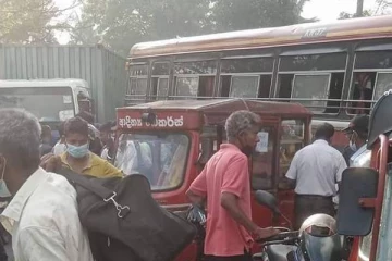 இன்று காலை இடம்பெற்ற விபத்து ; தெய்வாதீனமாக தப்பிய பயணிகள்!