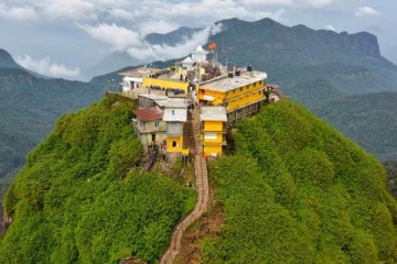 சிவனொளிபாத மலை யாத்ரீகர்களின் பாதுகாப்பை உறுதி செய்வதற்காக இன்று விசேட வேலைத்திட்டம்