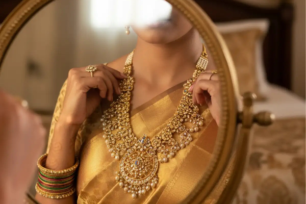 தமிழக பெண்களிடம் உள்ள தங்கம் மட்டும் இத்தனை டன்களா? அடேங்கப்பா! | Tamil Nadu Women Hold 6 720 Tonnes Gold தமிழக பெண்களிடம் உள்ள தங்கம் மட்டும் இத்தனை டன்களா? அடேங்கப்பா! | Tamil Nadu Women Hold 6 720 Tonnes Gold