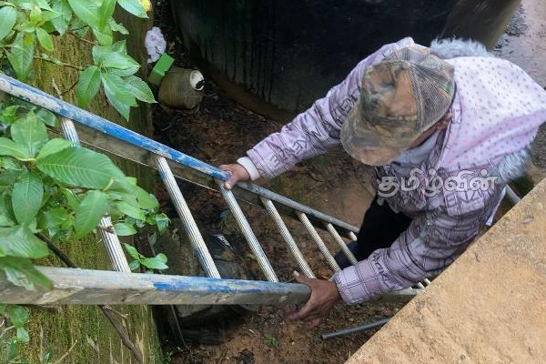 நுவரெலியாவில் நடைபாதை இன்மையால் ஏணியில் பயணம் செய்யும் மக்கள் | Landslide Risk In Nuwara Eliya