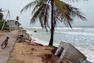 யாழ்ப்பாணத்தில் கடற்கொந்தளிப்பால் ஏற்பட்ட பாதிப்பு