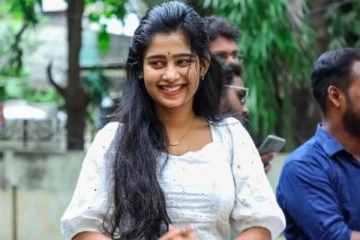 பிரபல நடிகருடன் போட்டோ எடுத்துள்ள பிக்பாஸ் புகழ் இலங்கை பெண் ஜனனி- யாருடன் பாருங்க