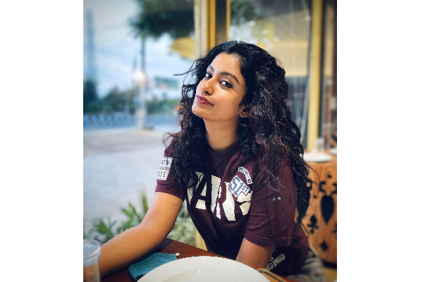 புத்தாண்டு ஸ்பெஷலாக பாரதி கண்ணம்மா ரோஷினி வெளியிட்ட புகைப்படம்.. இதோ | Bharathi Kannama Roshini Latest Picture