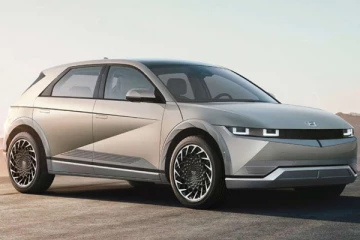 வேகமான சார்ஜிங், துல்லியமான பயணம்! உலகின் டாப் 5 மின்சார கார்கள்