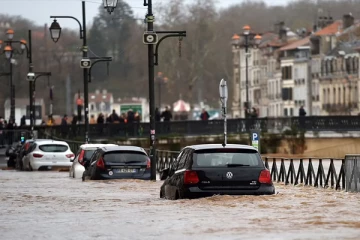 கொட்டித்தீர்த்த கனமழையால் வெள்ளக்காடான பிரான்ஸ்... களமிறக்கப்பட்டுள்ள தீயணைப்புத்துறை
