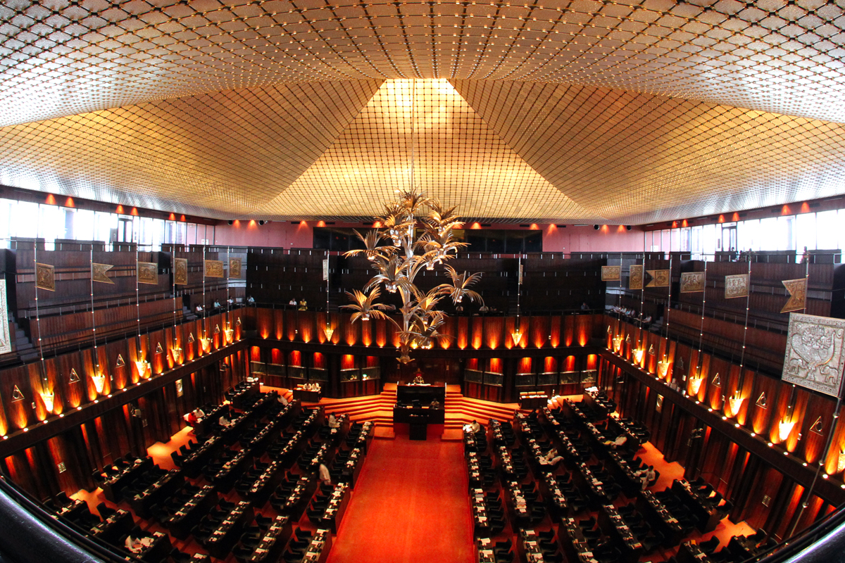 சுரேஷ் சாலே விடயத்தில் விசித்திரமான சட்டம் - நாடாளுமன்றில் அம்பலம் | Suresh Sally Arrest In Sri Lanka