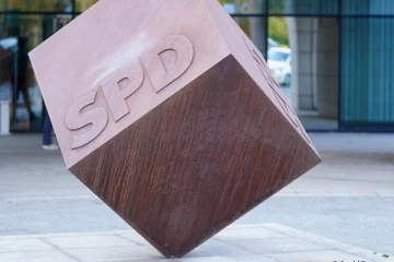 ஜேர்மன் சேன்ஸலர் பங்கேற்ற பார்ட்டிக்கு சென்ற இளம்பெண்கள் எட்டு பேருக்கு நேர்ந்த விரும்பத்தகாத நிகழ்வு...