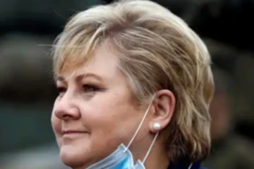 வெளிநாடொன்றில் கொரோனா விதிகளை பின்பற்றாத பரிதமருக்கு ஏற்பட்ட நிலை!