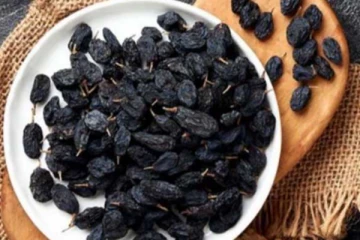 நீரில் ஊற வைத்த உலர்திராட்சை தண்ணீர்! வெறும் வயிற்றில் குடித்தால் அதிசயத்தை காணலாம்