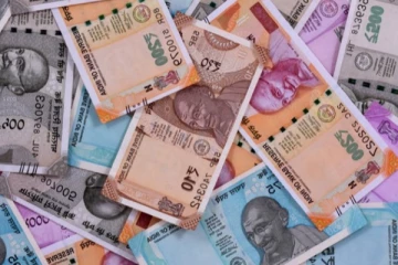 இந்திய ரூபாய் நோட்டுகளில் காந்தி படம் மாற்றப்பட்டு இவர்களின் படம் இடம்பெறுமா? அதிகாரபூர்வ தகவல்