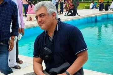 ஆக்ராவில் மேலும் சில ரசிகர்களுடன் தல அஜித், வெளியான லேட்டஸ்ட் புகைப்படங்கள்...