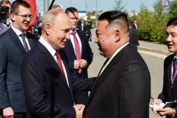 வடகொரிய அதிபருக்கு புதிய சொகுசு காரை பரிசளித்த விளாடிமிர் புடின்!