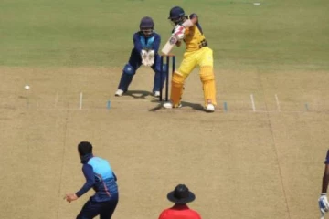 பறந்த சிக்சர்கள்! ரோகித் சர்மாவின் சாதனை முறியடிப்பு... தமிழக வீரர் புதிய உலக சாதனை