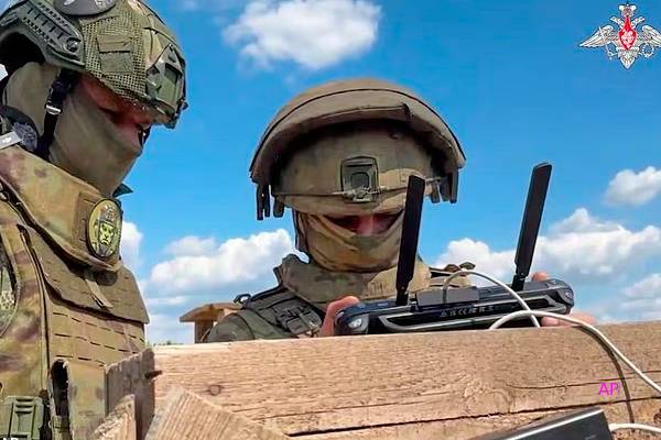 முழு பிரித்தானிய இராணுவத்தையும் விட... பயமுறுத்தும் புடினின் ட்ரோன் படை | Putin New Drone Squad