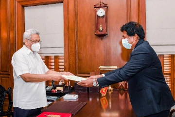 கிழக்கின் பிரதம செயலாளராக மீண்டும் துசித்த பி.வனிகசிங்க தெரிவு (photo)