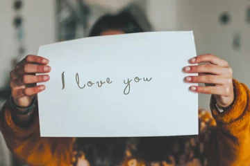 ஐ லவ் யூவால் வந்த வினை ; 15 வயது மாணவனுக்கு பேரதிர்ச்சி கொடுத்த பெண்