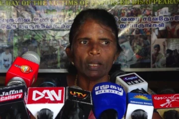 ஆட்டம் கண்டுள்ள இலங்கை அரசு: தற்காலிகமாக பிற்போடப்பட்ட போராட்டங்கள்