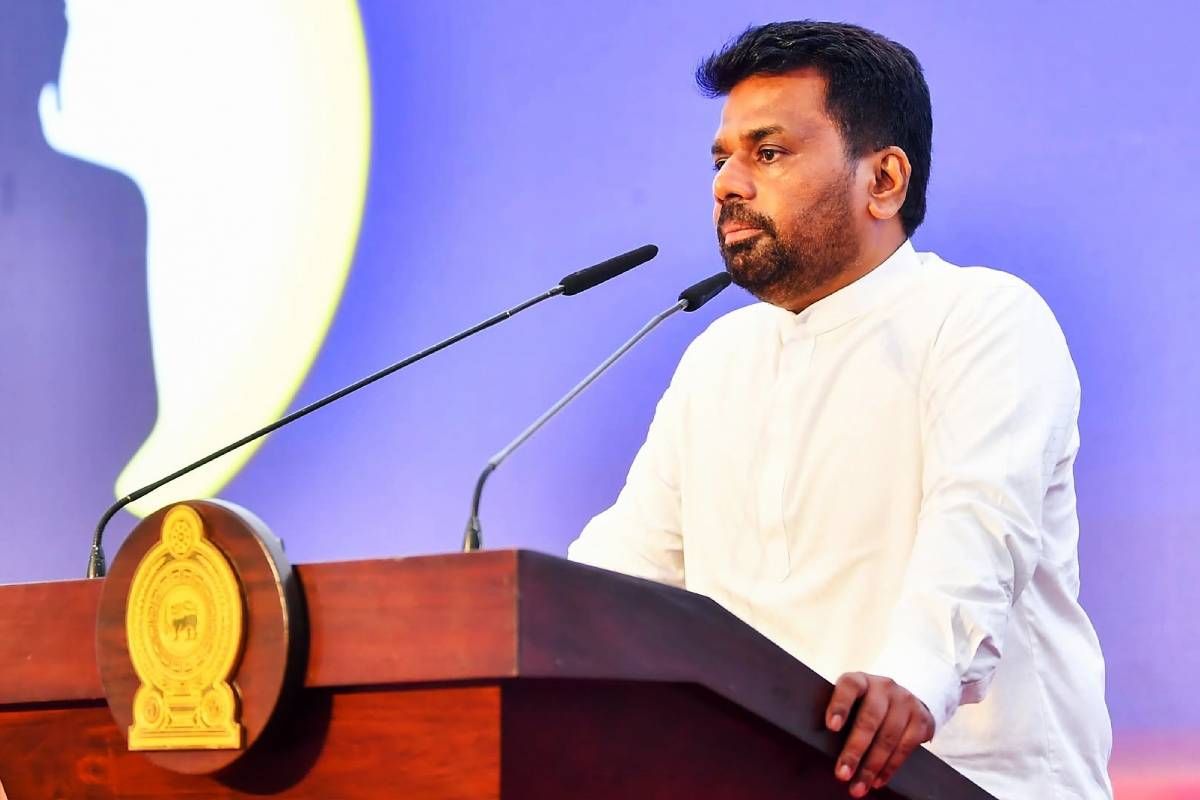 அத்தியாவசியப் பொருட்களின் விநியோகத்தை உறுதி செய்ய அநுரவின் அதிரடி நகர்வு! | Lanka Vehicle Import Surcharge To Save Usd