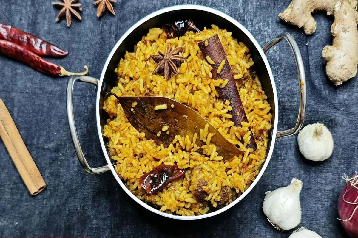 பிரியாணியின் சுவையை தோற்கடிக்கும் வெஜ் புலாவ் ரெசிபி... சுலபமாக செய்வது எப்படி? | How To Prepare Karnataka Style Vegetable Pualo பிரியாணியின் சுவையை தோற்கடிக்கும் வெஜ் புலாவ் ரெசிபி... சுலபமாக செய்வது எப்படி? | How To Prepare Karnataka Style Vegetable Pualo