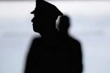 வெளிநாட்டில் இருந்து நாடு திரும்பிய நபர் அதிரடியாக கைது